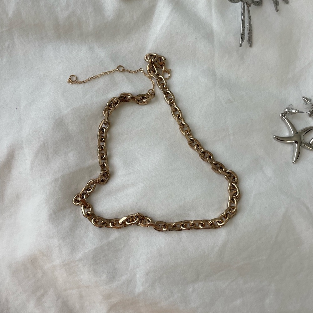 Painted gold necklace, new 

#sephora #jewlery #art